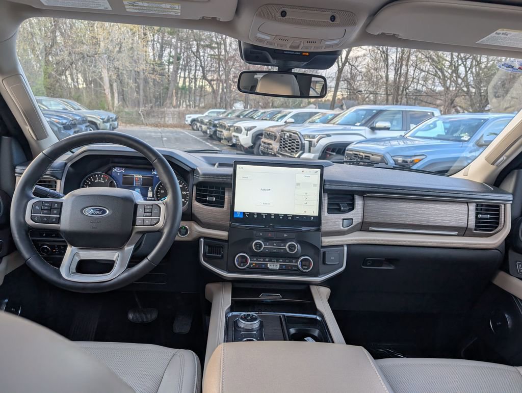 Used 2024 Ford Expedition Limited AWD/4WD image 22