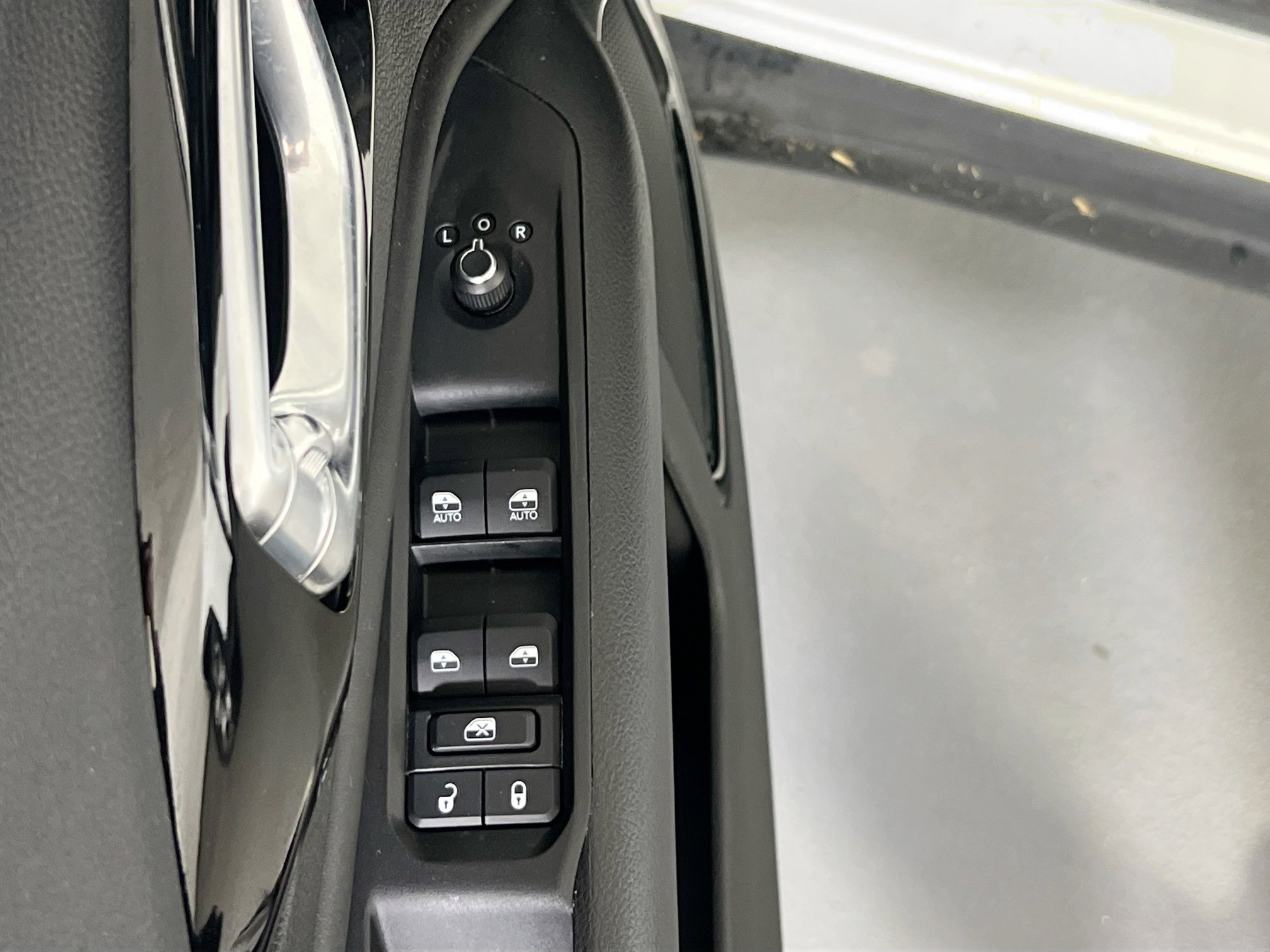 Used 2022 Jeep Compass Trailhawk w/ Trailhawk Convenience Group image 17