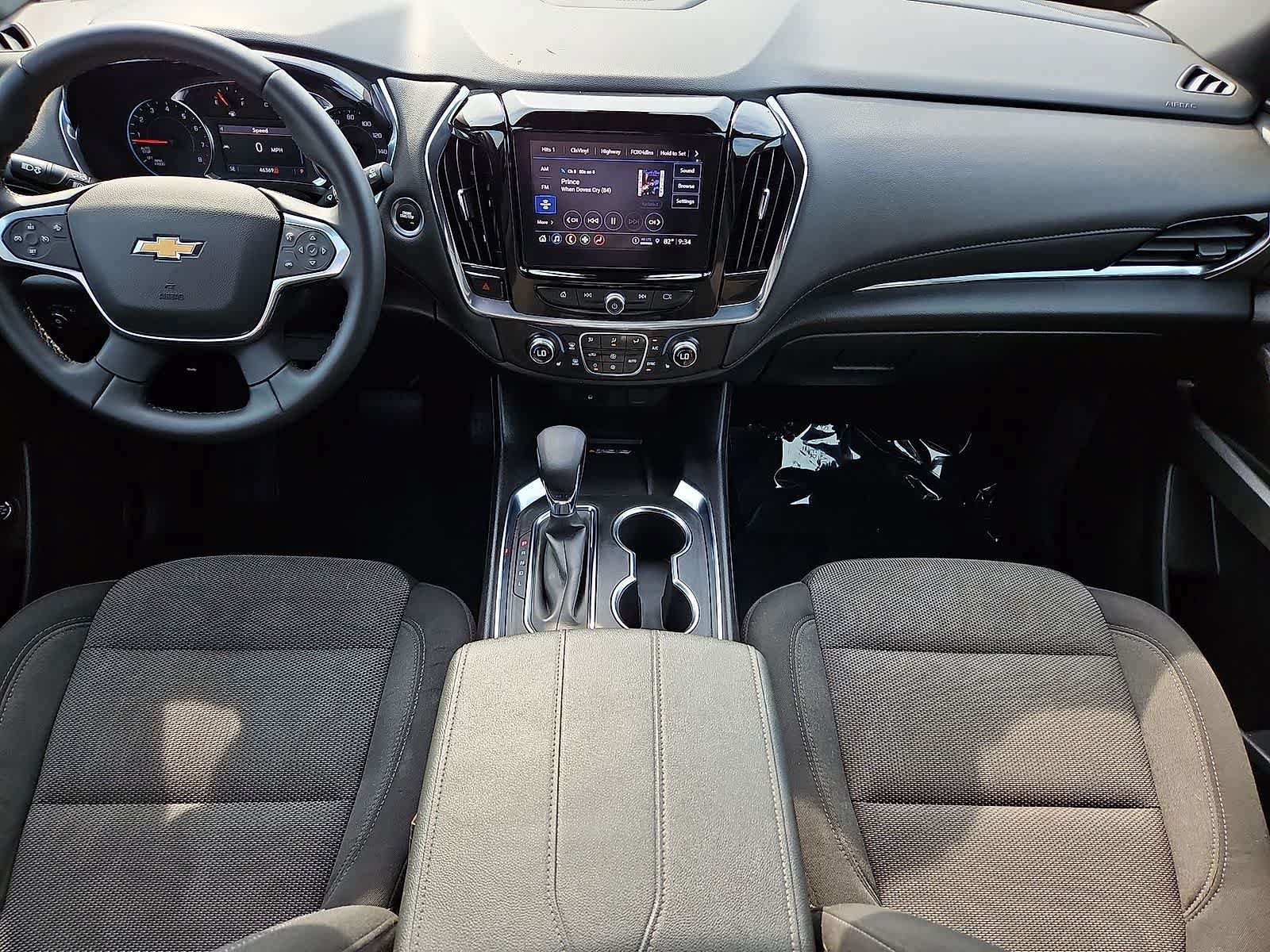 Used 2023 Chevrolet Traverse LT FWD image 11