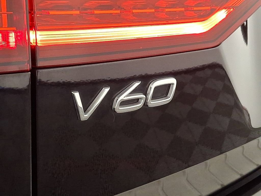 Used 2022 Volvo V60 T5 Cross Country w/ Advanced Package image 30