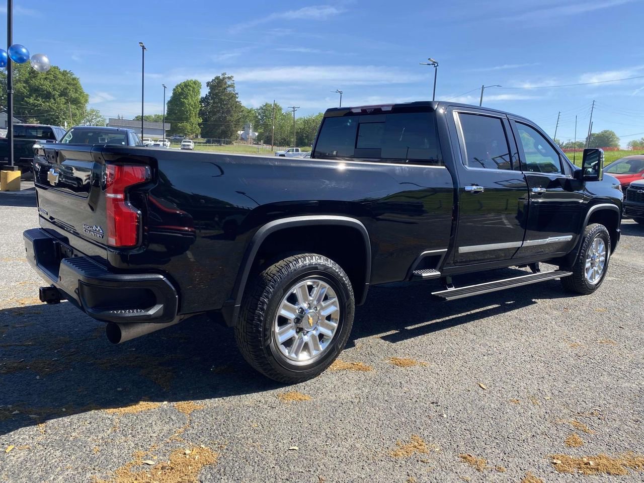 Used 2024 Chevrolet Silverado 3500 High Country w/ Technology Package AWD/4WD image 6