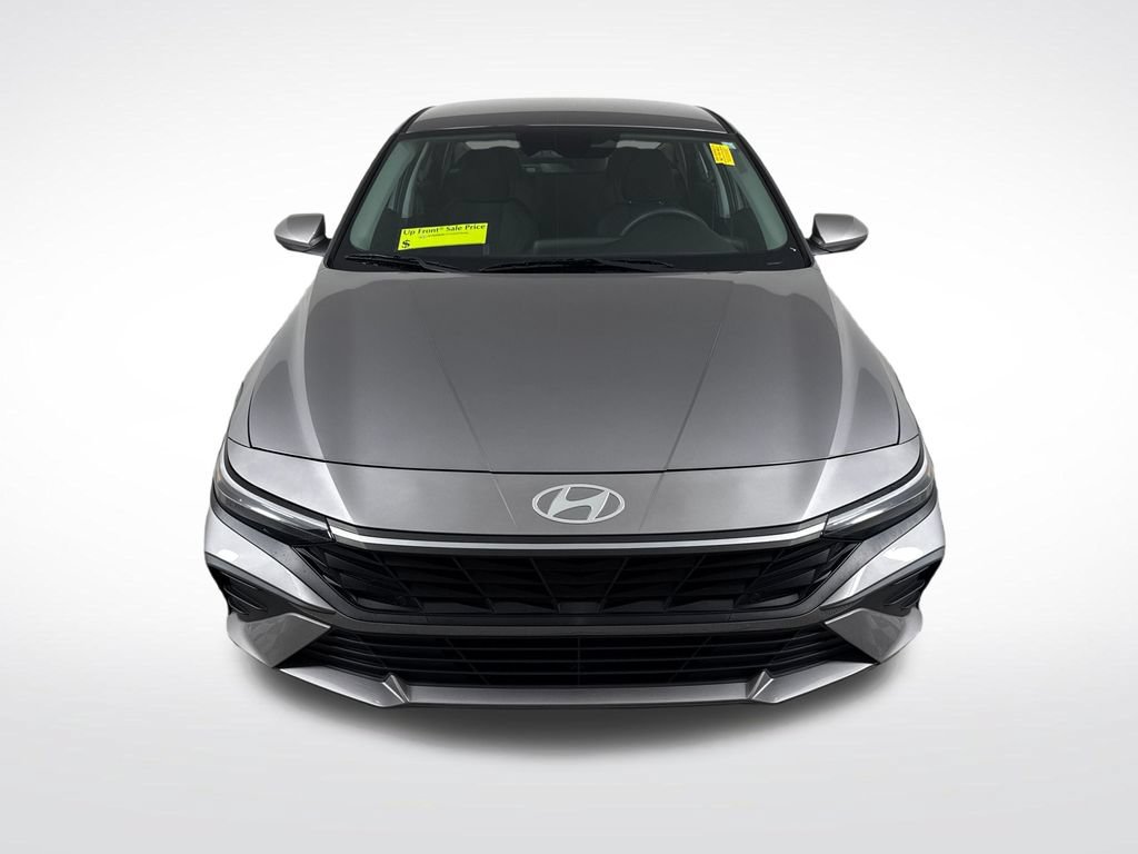 Certified 2024 Hyundai Elantra SE FWD image 11