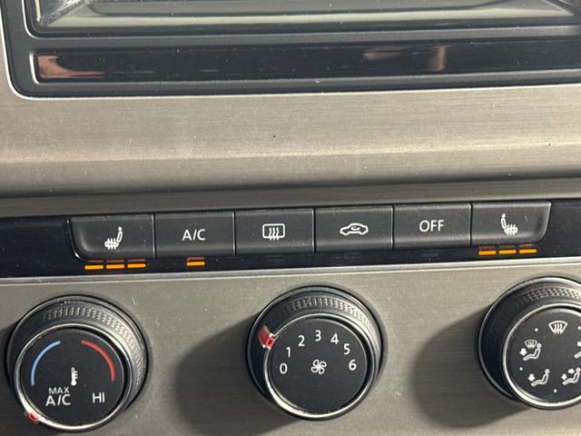 Used 2015 Volkswagen Golf SE image 35