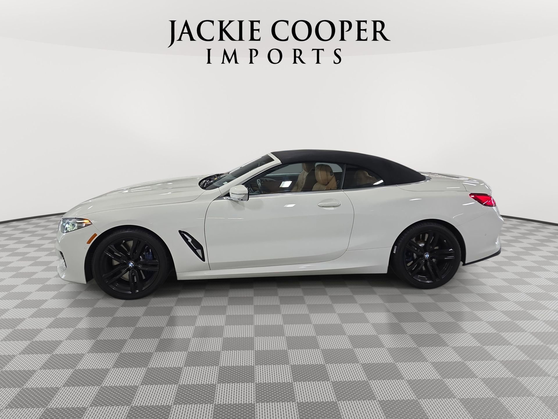 Used 2019 BMW M850i xDrive Convertible w/ Driver Assistance Package image 8