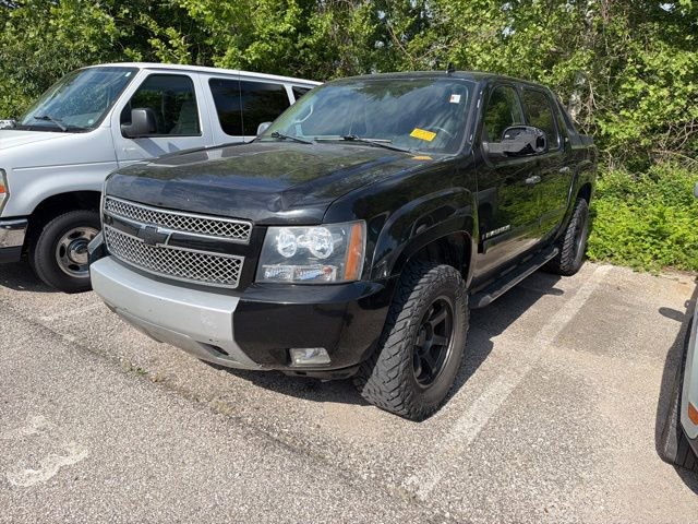 Used 2008 Chevrolet Avalanche LT w/ LT Preferred Equipment Group AWD/4WD image 2