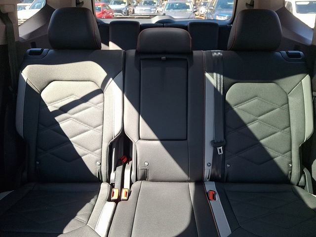 Certified 2025 Volkswagen Atlas Peak Edition SE AWD/4WD image 19