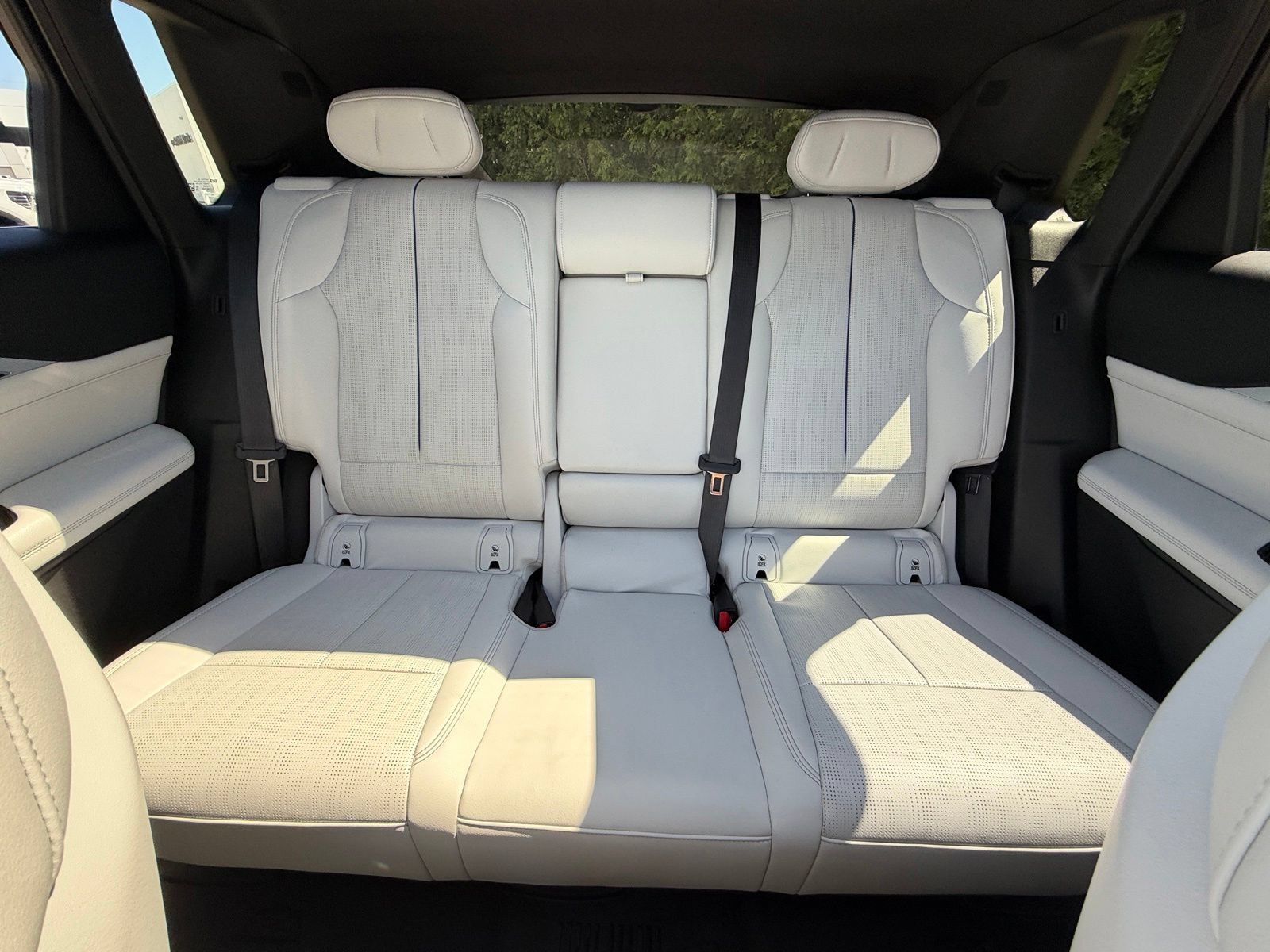 Used 2024 Cadillac Lyriq Sport AWD/4WD image 3