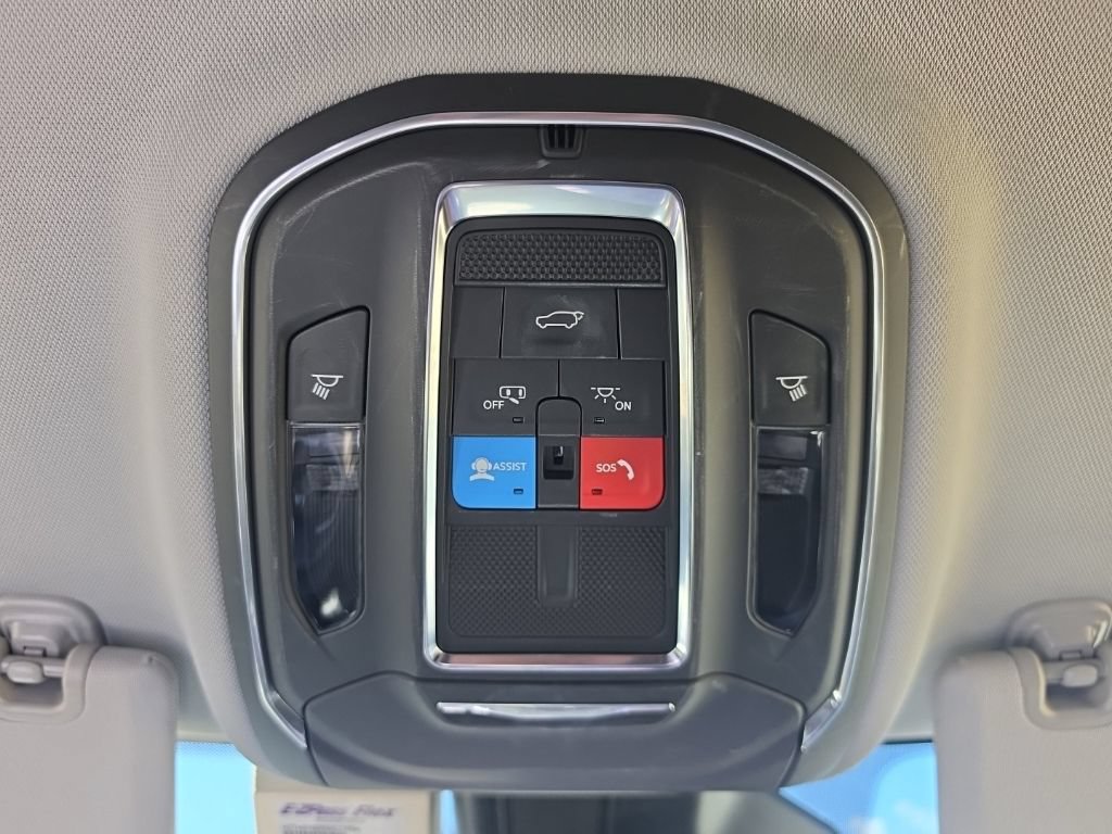 Used 2024 Jeep Grand Cherokee L Limited AWD/4WD image 40