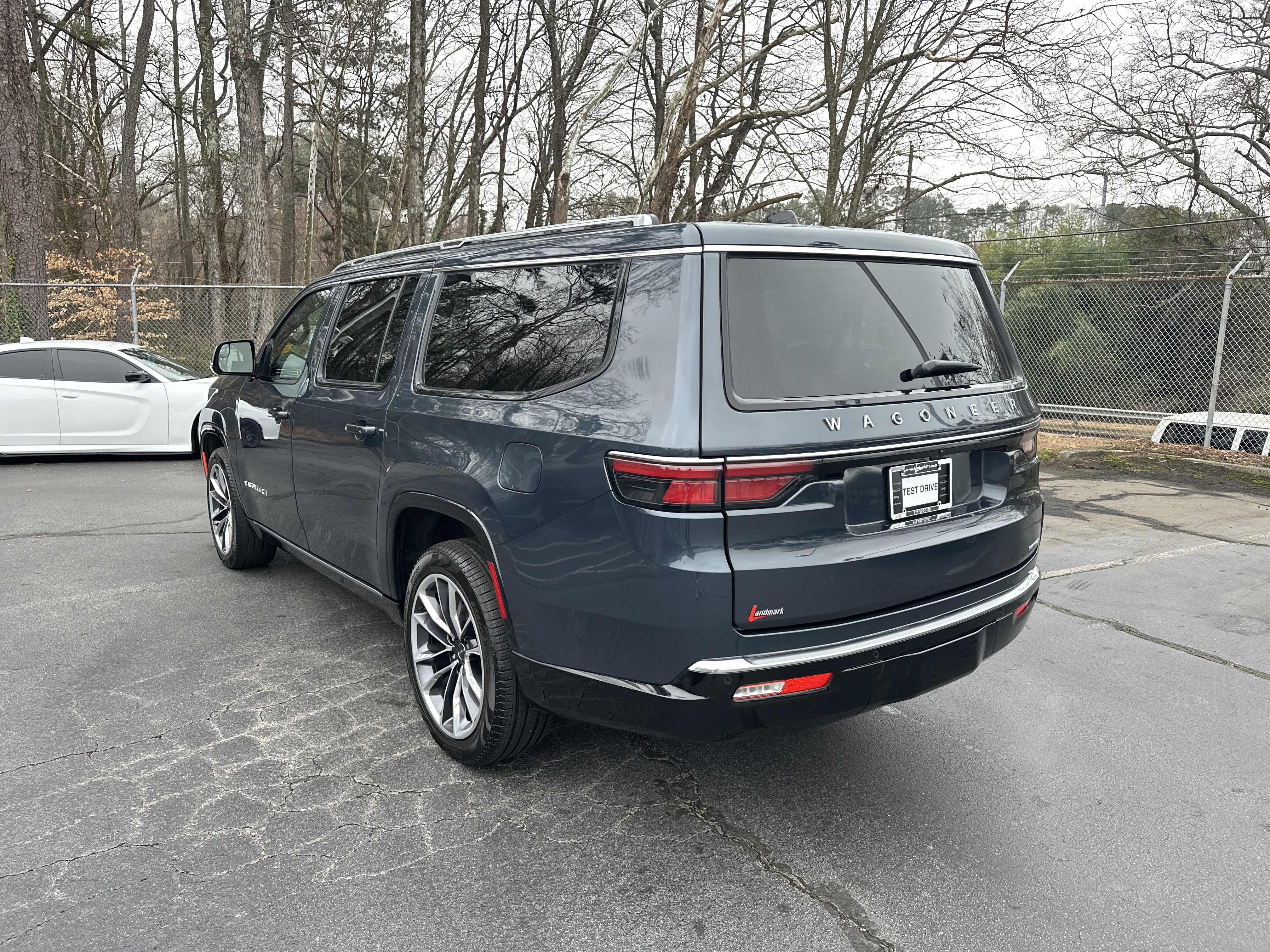Used 2024 Jeep Wagoneer L Series III w/ Premium Group I image 7