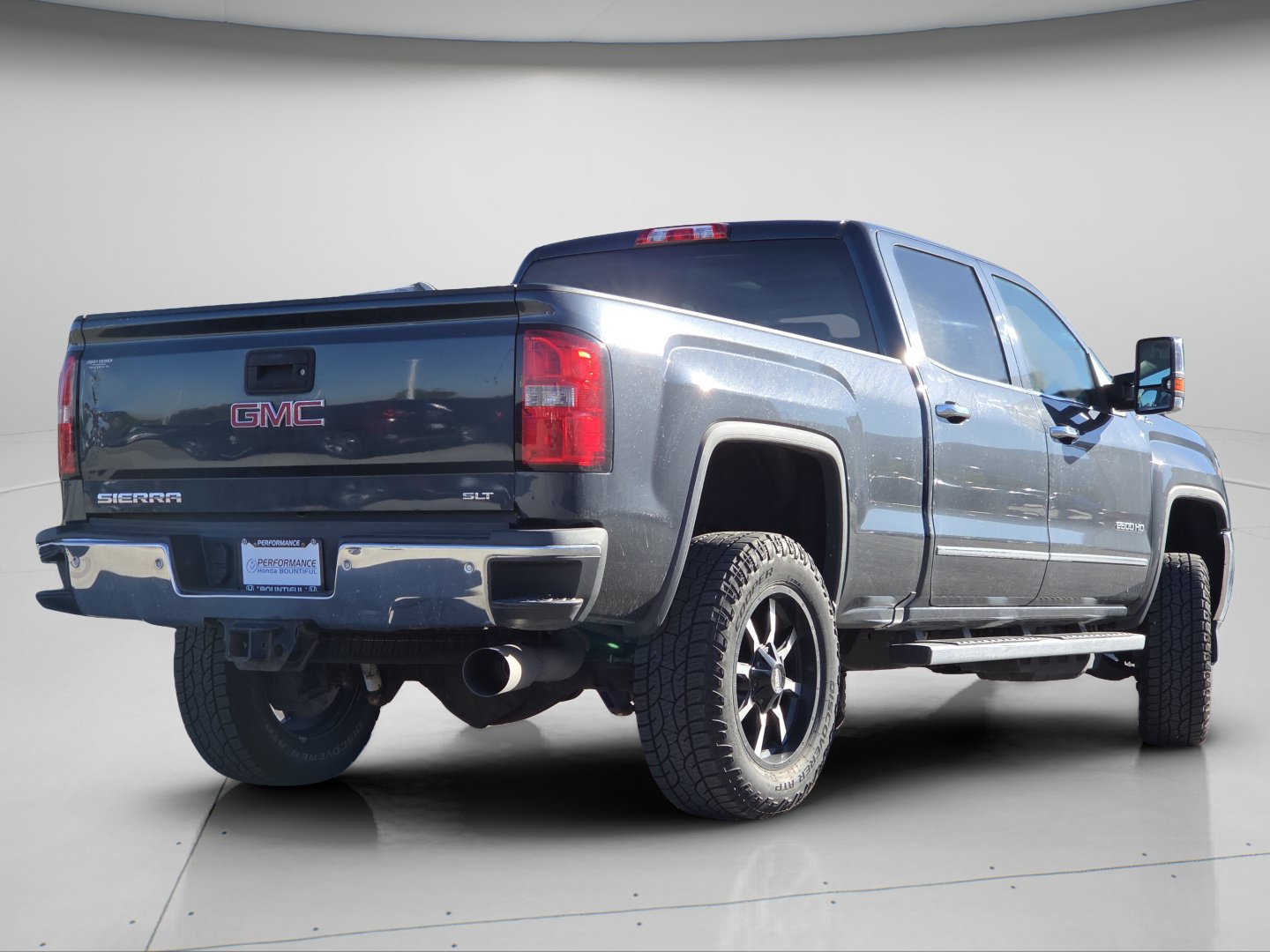 Used 2017 GMC Sierra 2500 SLT w/ Duramax Plus Package AWD/4WD image 23