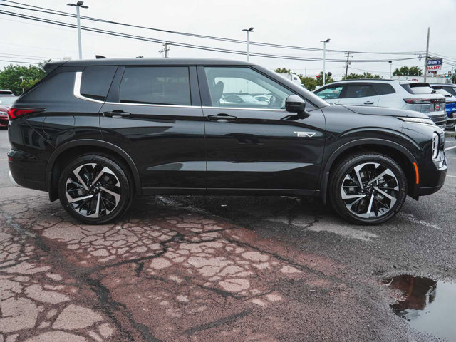 New 2025 Mitsubishi Outlander SE image 4
