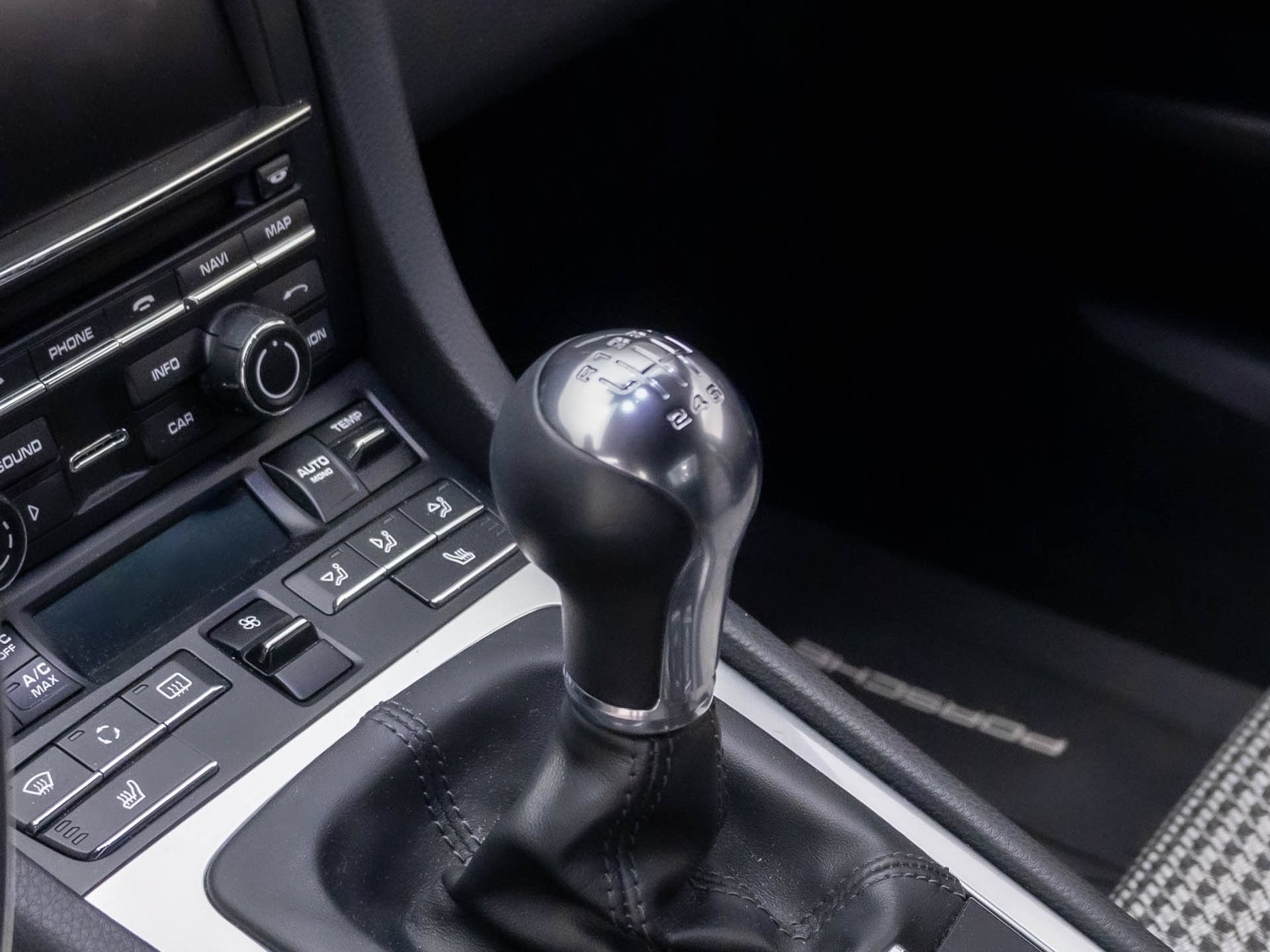 Used 2013 Porsche 911 Carrera RWD image 18