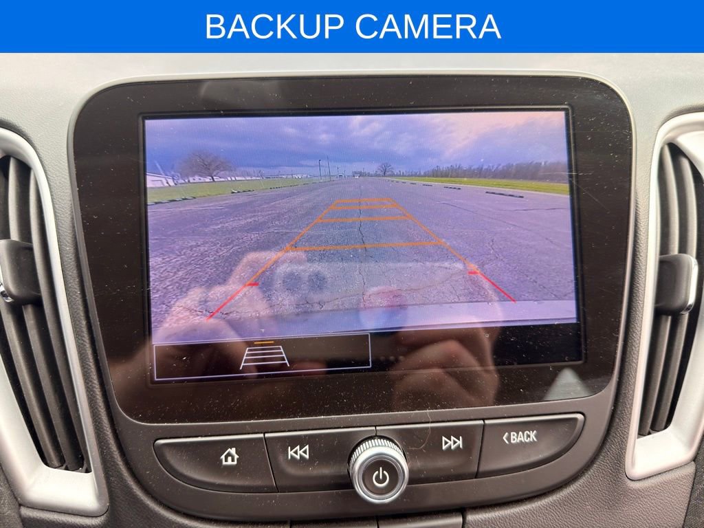 Used 2023 Chevrolet Malibu LT FWD image 4