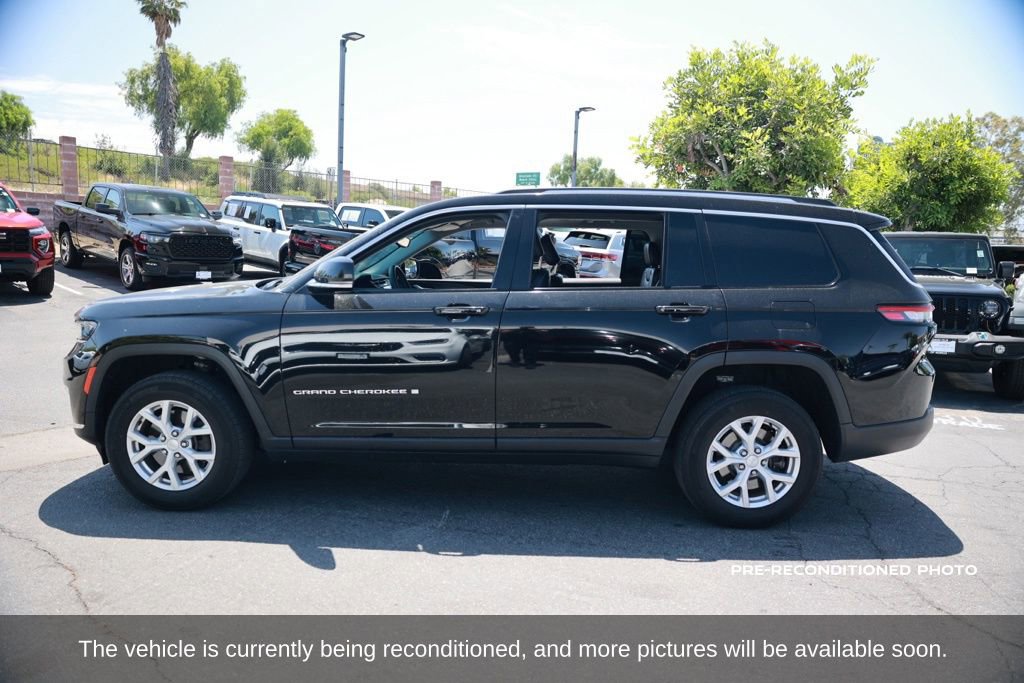 Used 2023 Jeep Grand Cherokee L Limited RWD image 2
