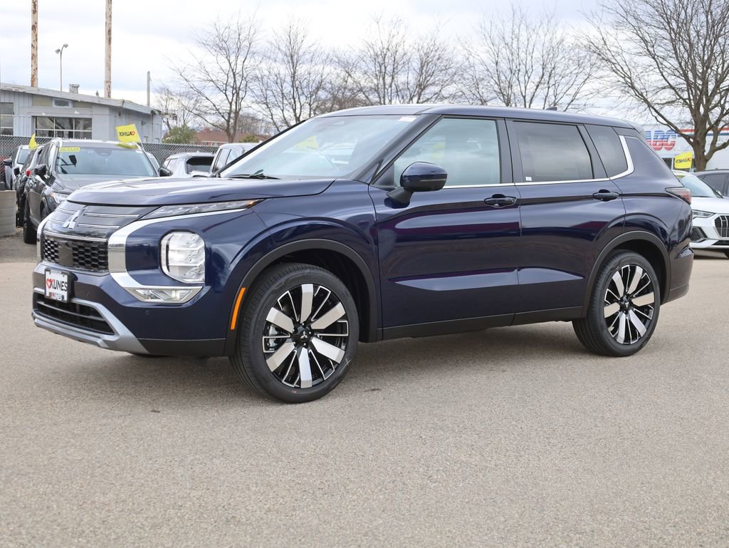 New 2025 Mitsubishi Outlander SE image 4