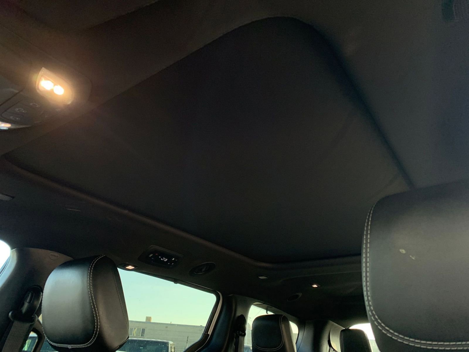 Used 2025 Chrysler Pacifica Limited image 32