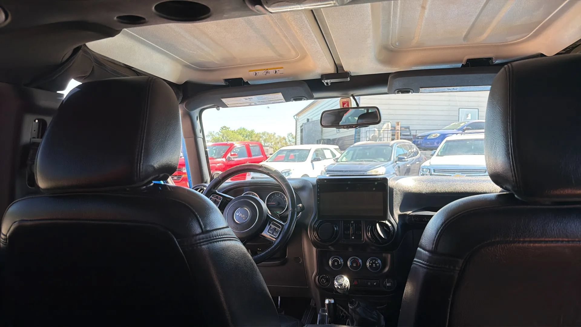 Used 2014 Jeep Wrangler Unlimited Sahara w/ Dual Top Group AWD/4WD image 8