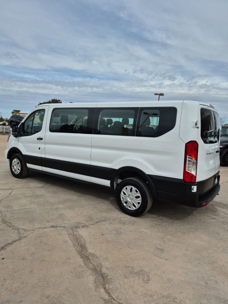 Used 2023 Ford Transit 350 XLT RWD image 7
