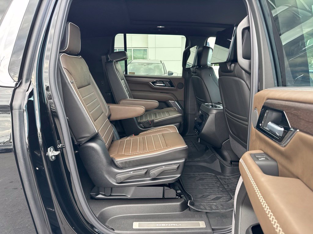 New 2026 GMC Yukon XL Denali Ultimate w/ LPO, Illumination Package AWD/4WD image 27