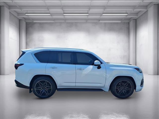 Certified 2022 Lexus LX 600 4WD w/ Luxury Package image 2