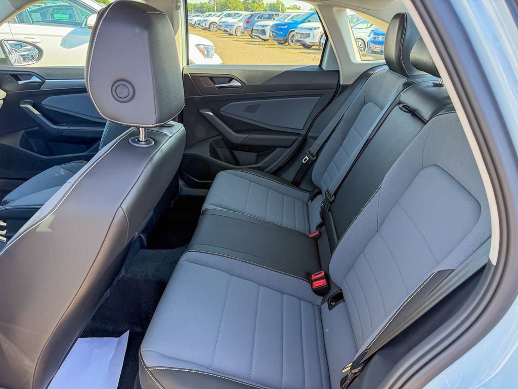 New 2026 Volkswagen Jetta SE FWD image 22