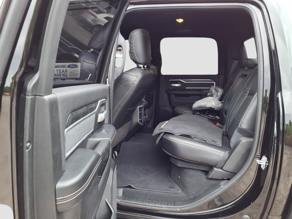 Used 2022 RAM 2500 Big Horn w/ Level C Equiment Group AWD/4WD image 33