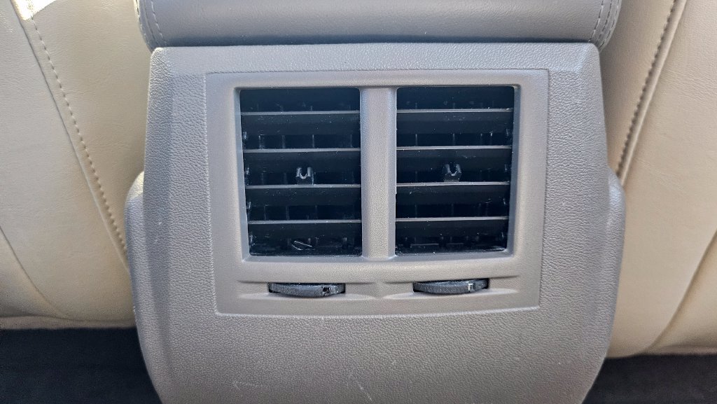 Used 2009 Chrysler 300 C RWD image 29