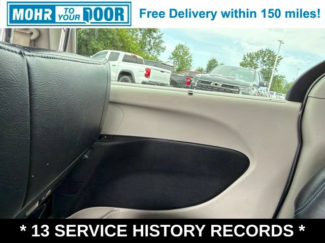Used 2021 Chrysler Pacifica Touring-L FWD image 38