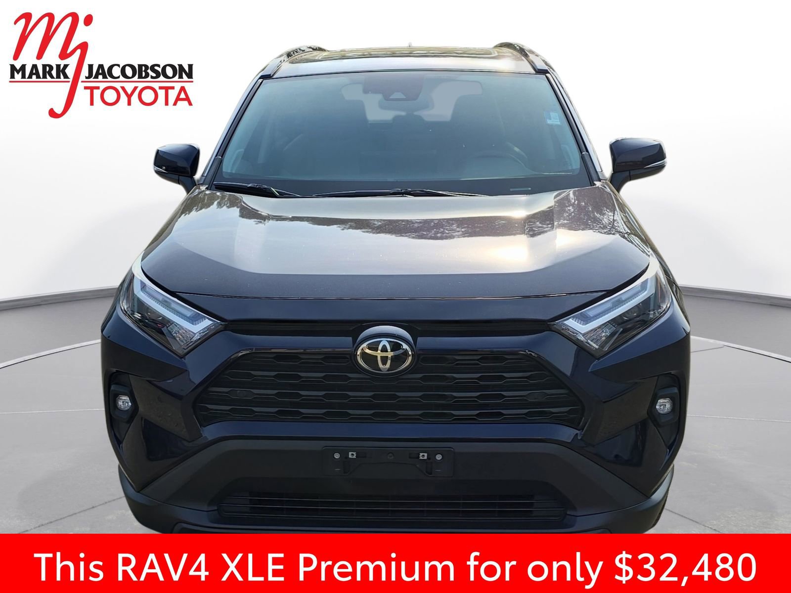 Used 2023 Toyota RAV4 XLE Premium image 3