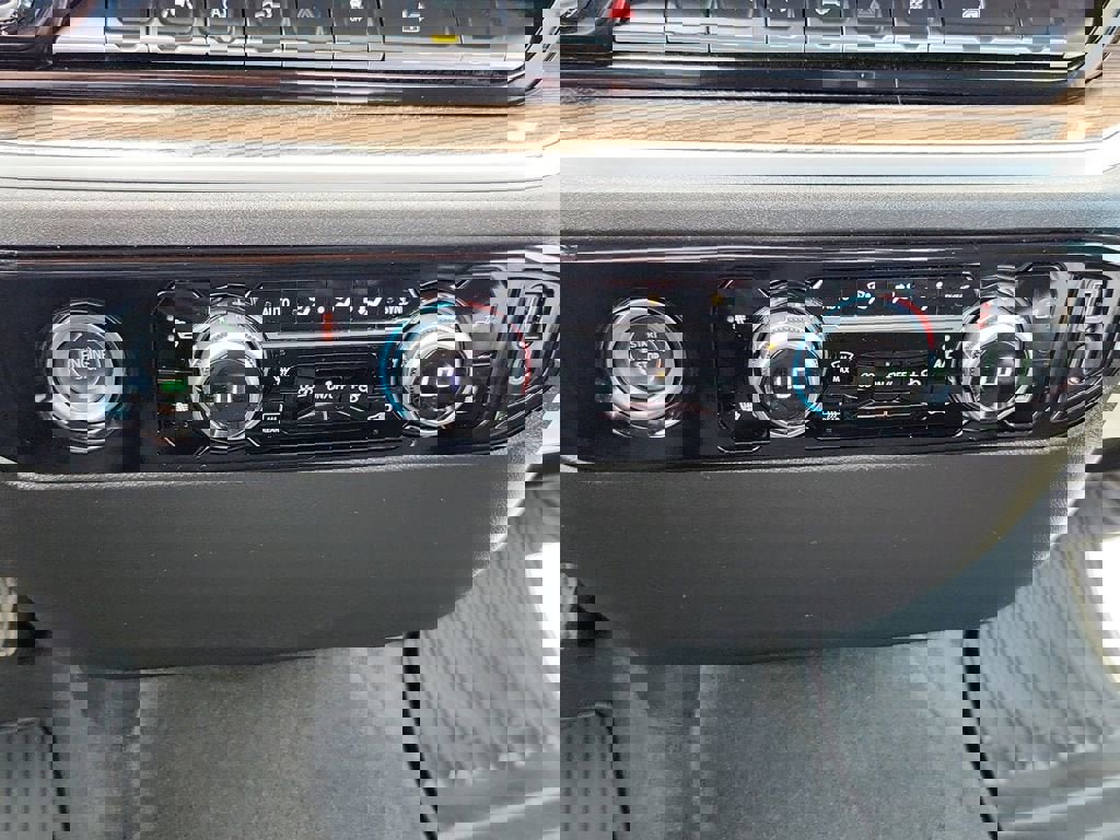 Used 2023 GMC Sierra 1500 Elevation image 28