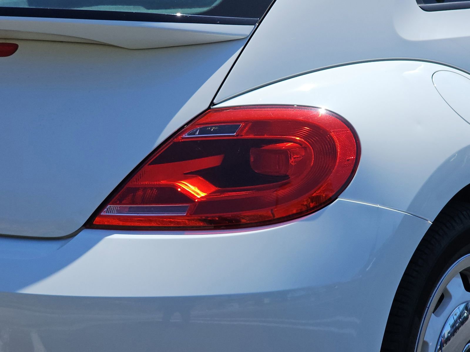 Used 2015 Volkswagen Beetle 1.8T FWD image 11