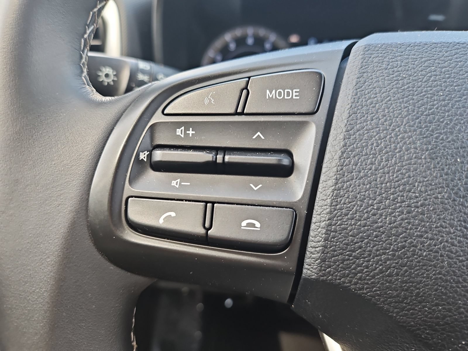 Used 2022 Hyundai Venue SEL FWD image 30