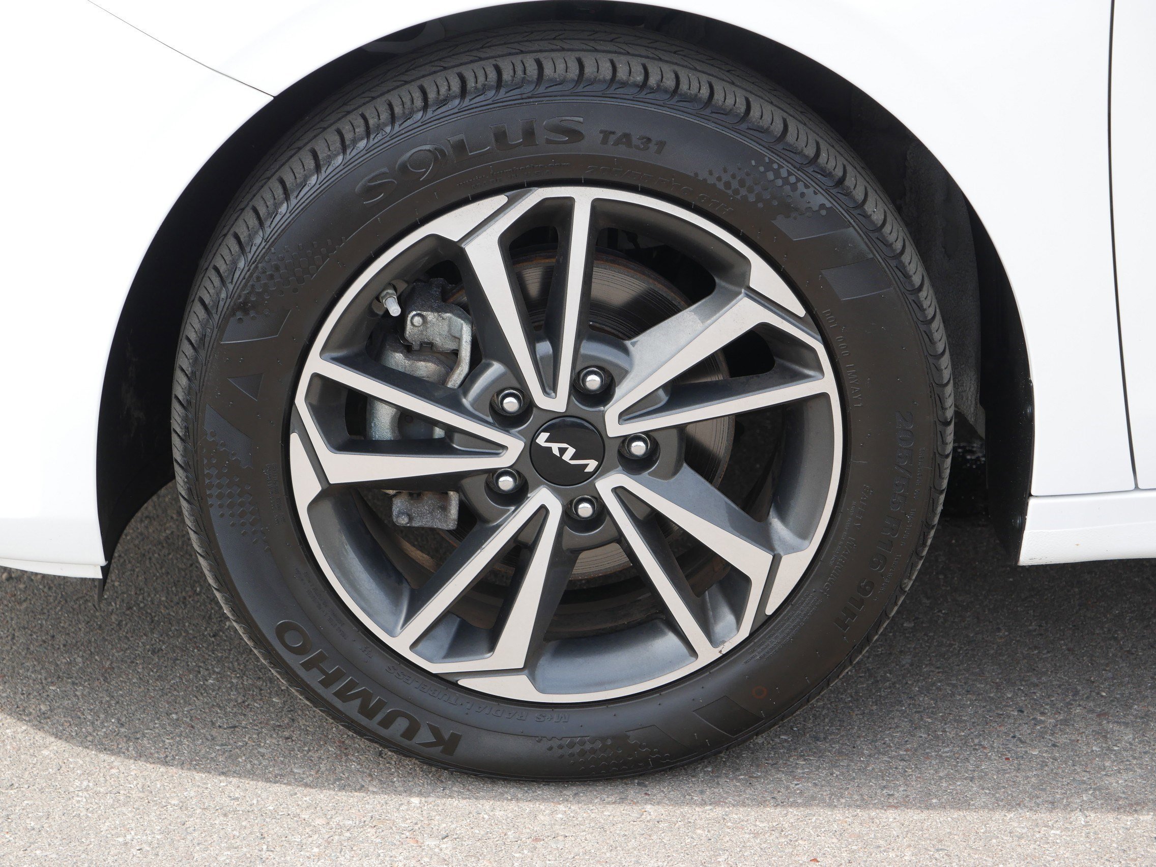 Certified 2022 Kia Forte LXS image 15