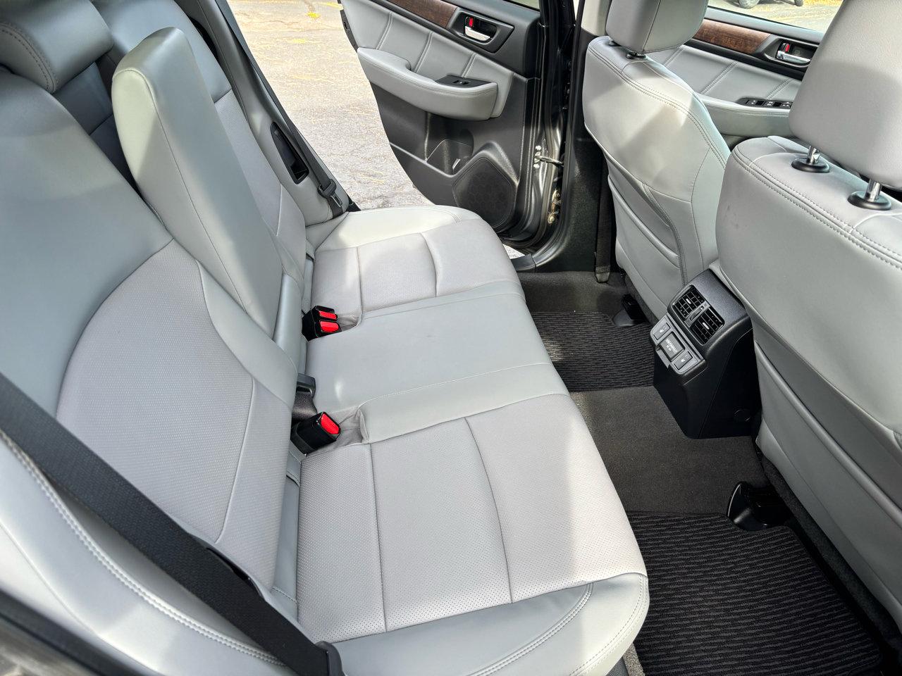 Used 2018 Subaru Outback 2.5i Limited image 10