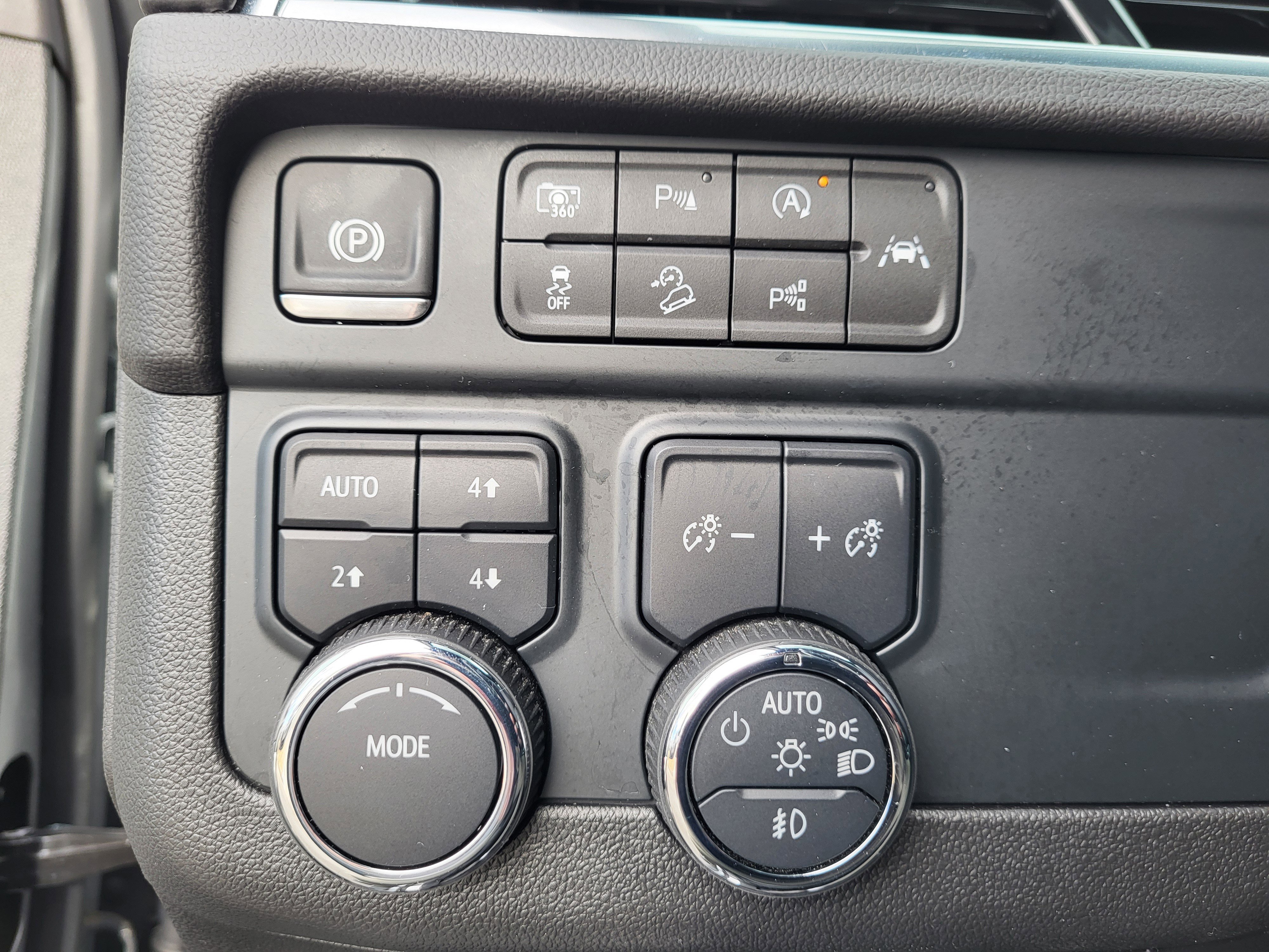 Certified 2025 Chevrolet Tahoe Z71 image 33