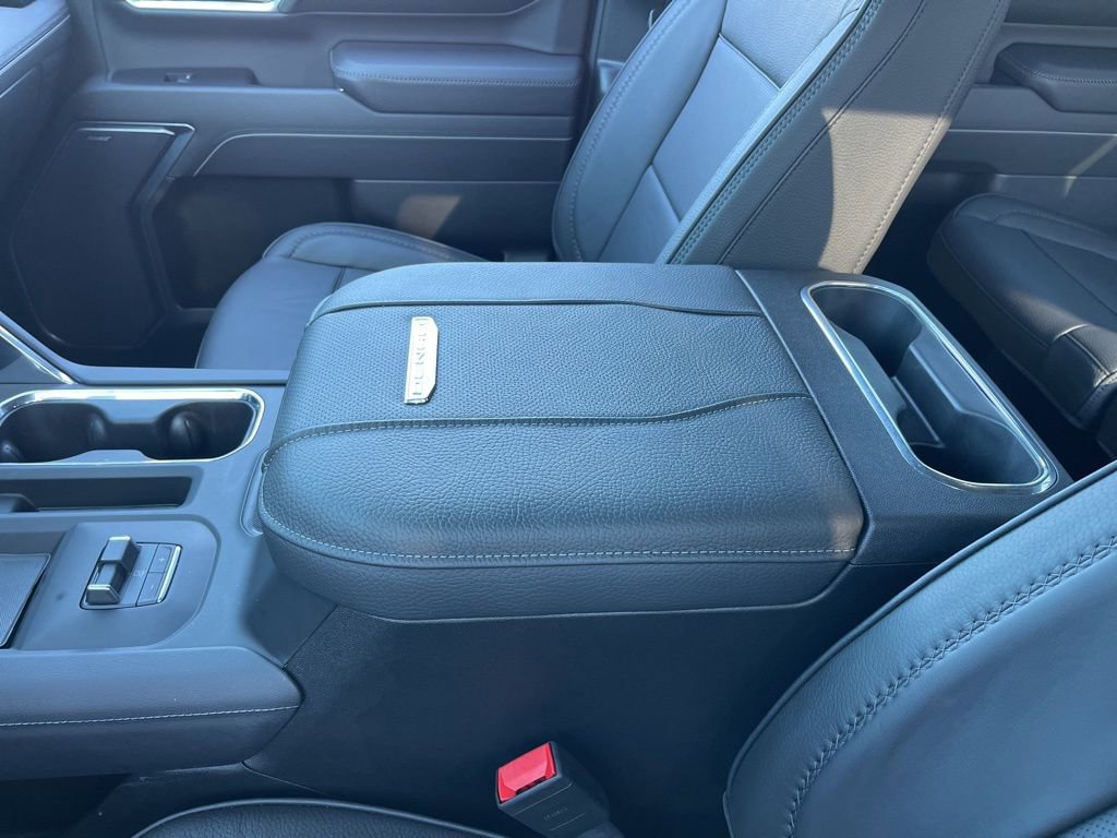 Used 2025 GMC Sierra 3500 Denali w/ Denali Reserve Package image 15