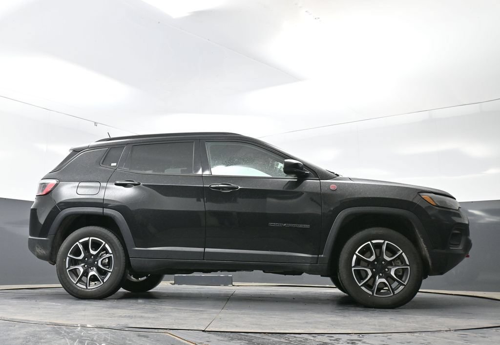 Used 2024 Jeep Compass Trailhawk AWD/4WD image 23