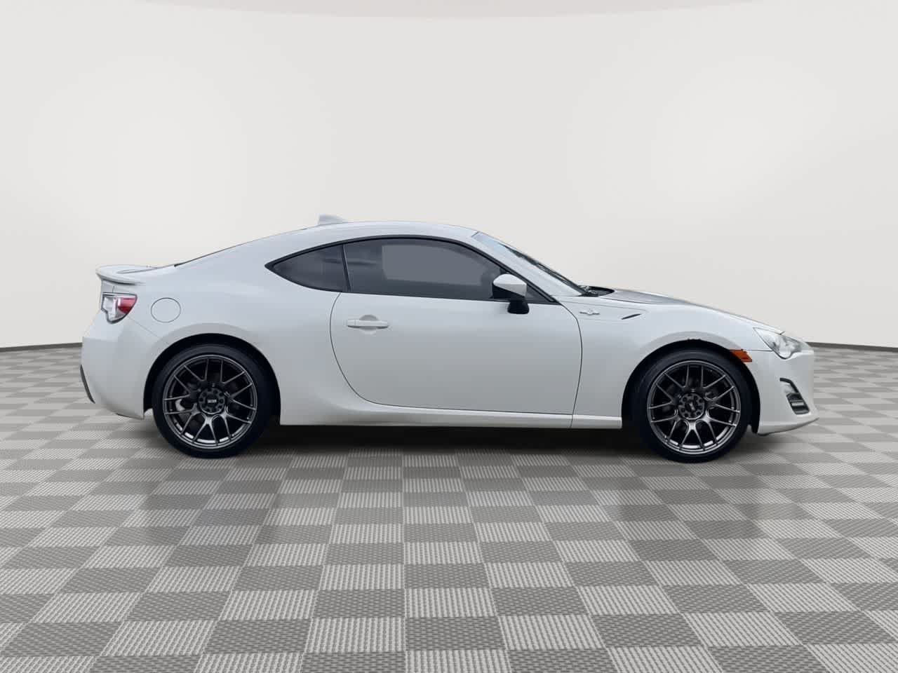 Used 2015 Scion FR-S RWD image 9