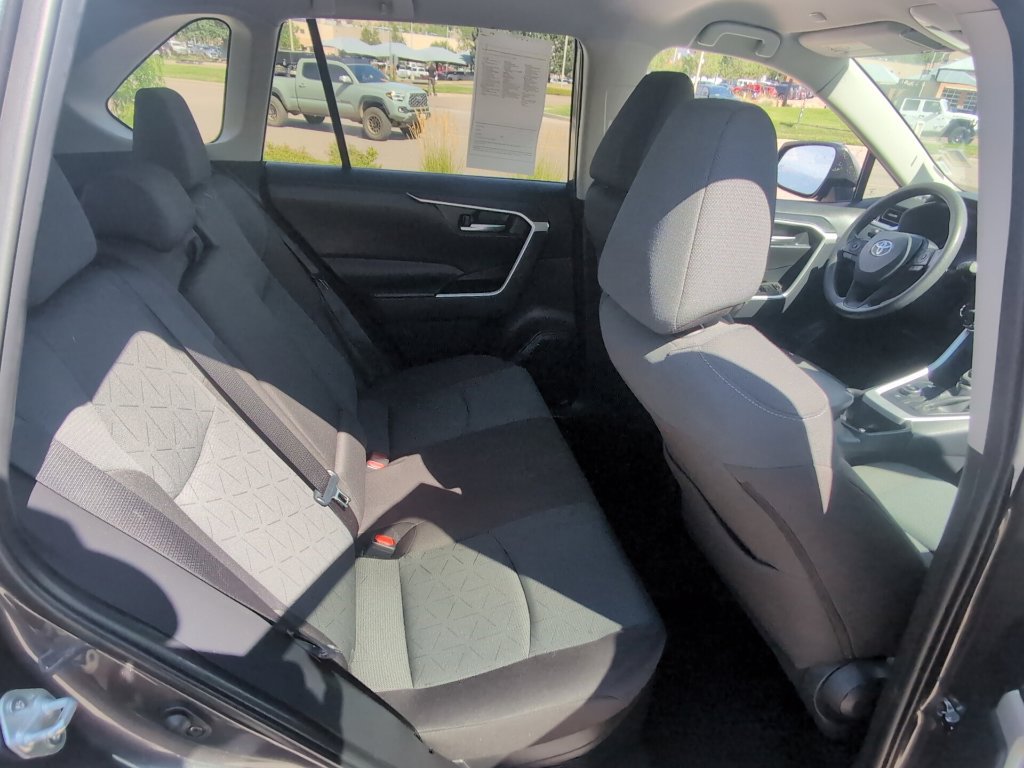 Used 2025 Toyota RAV4 XLE AWD/4WD image 25