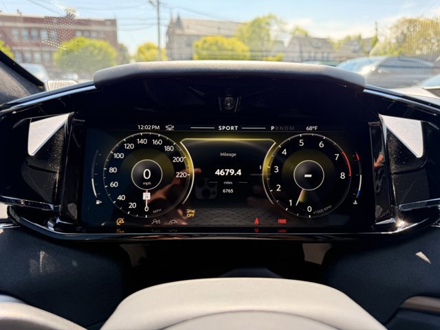 Used 2025 Aston Martin V8 Vantage Coupe RWD image 15