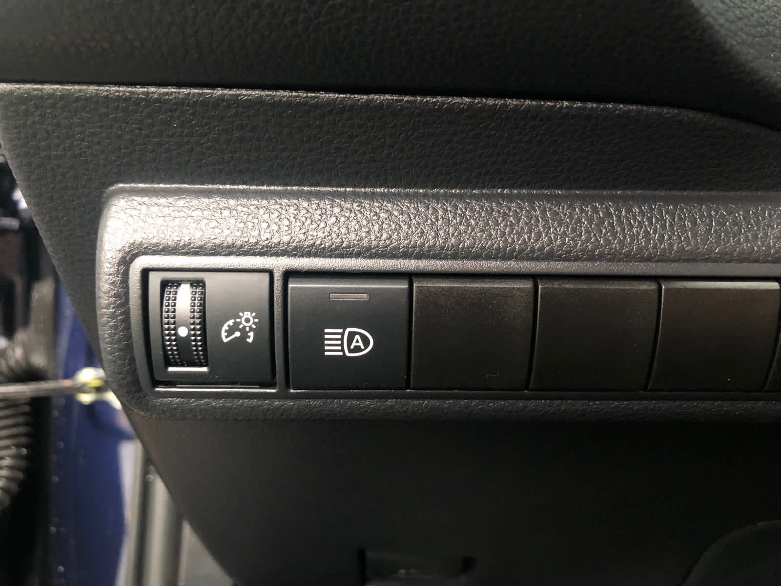 Used 2025 Toyota Corolla LE FWD image 11