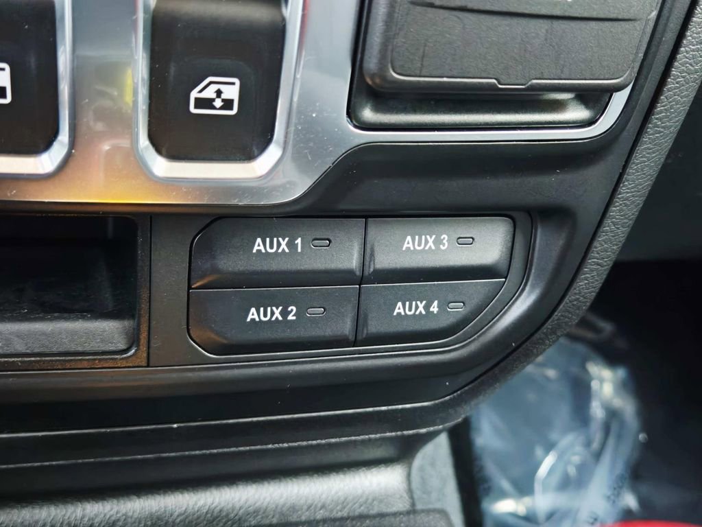 Used 2022 Jeep Wrangler Sport S image 32