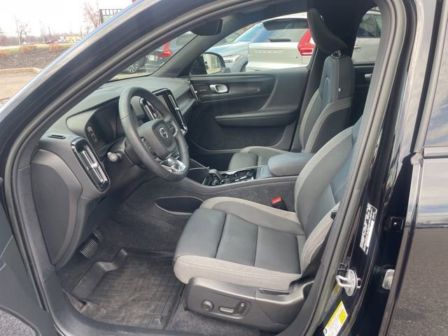 Certified 2023 Volvo XC40 Recharge Ultimate w/ Protection Package Premier image 7