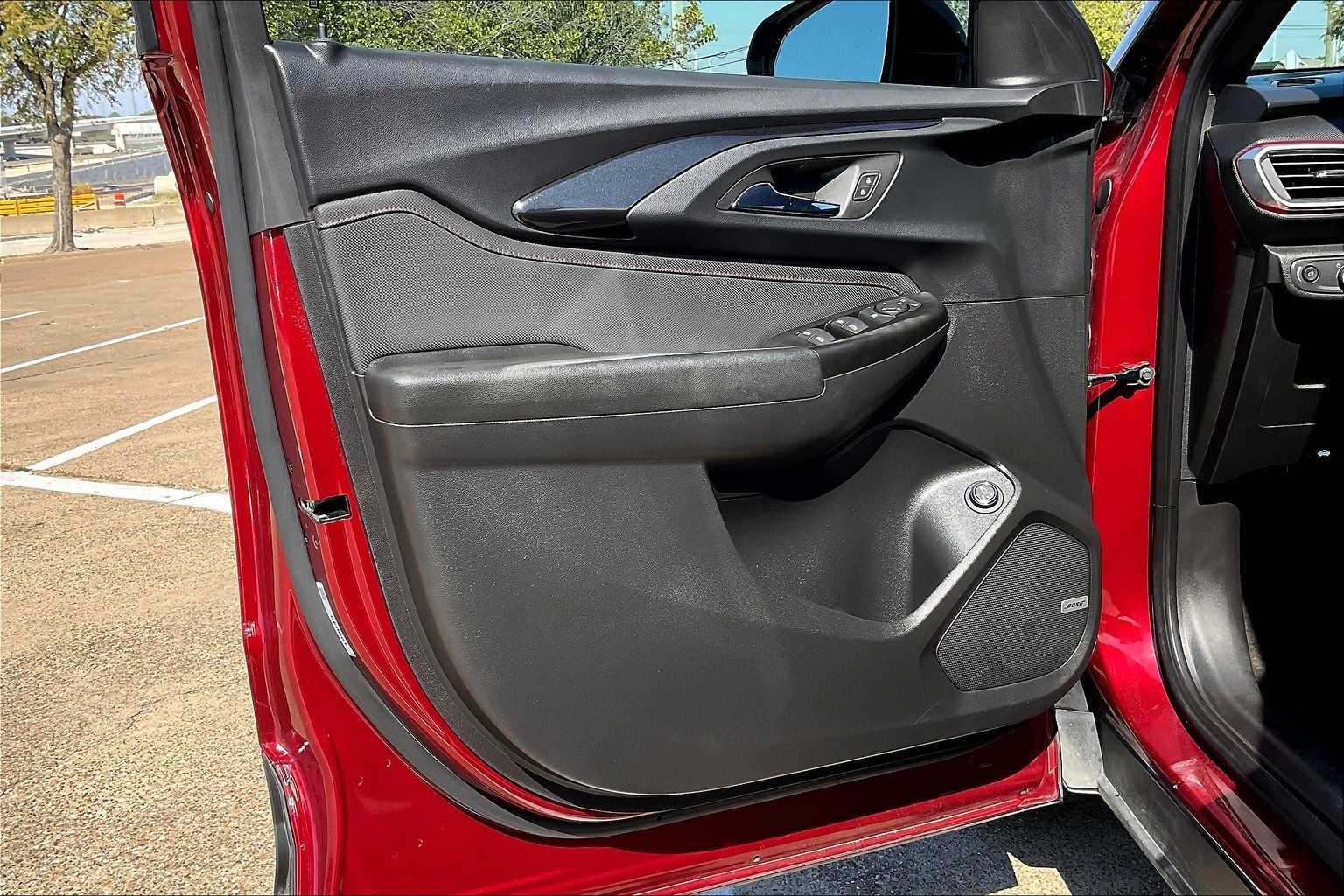 Used 2023 Chevrolet TrailBlazer RS w/ Sun and Liftgate Package image 27