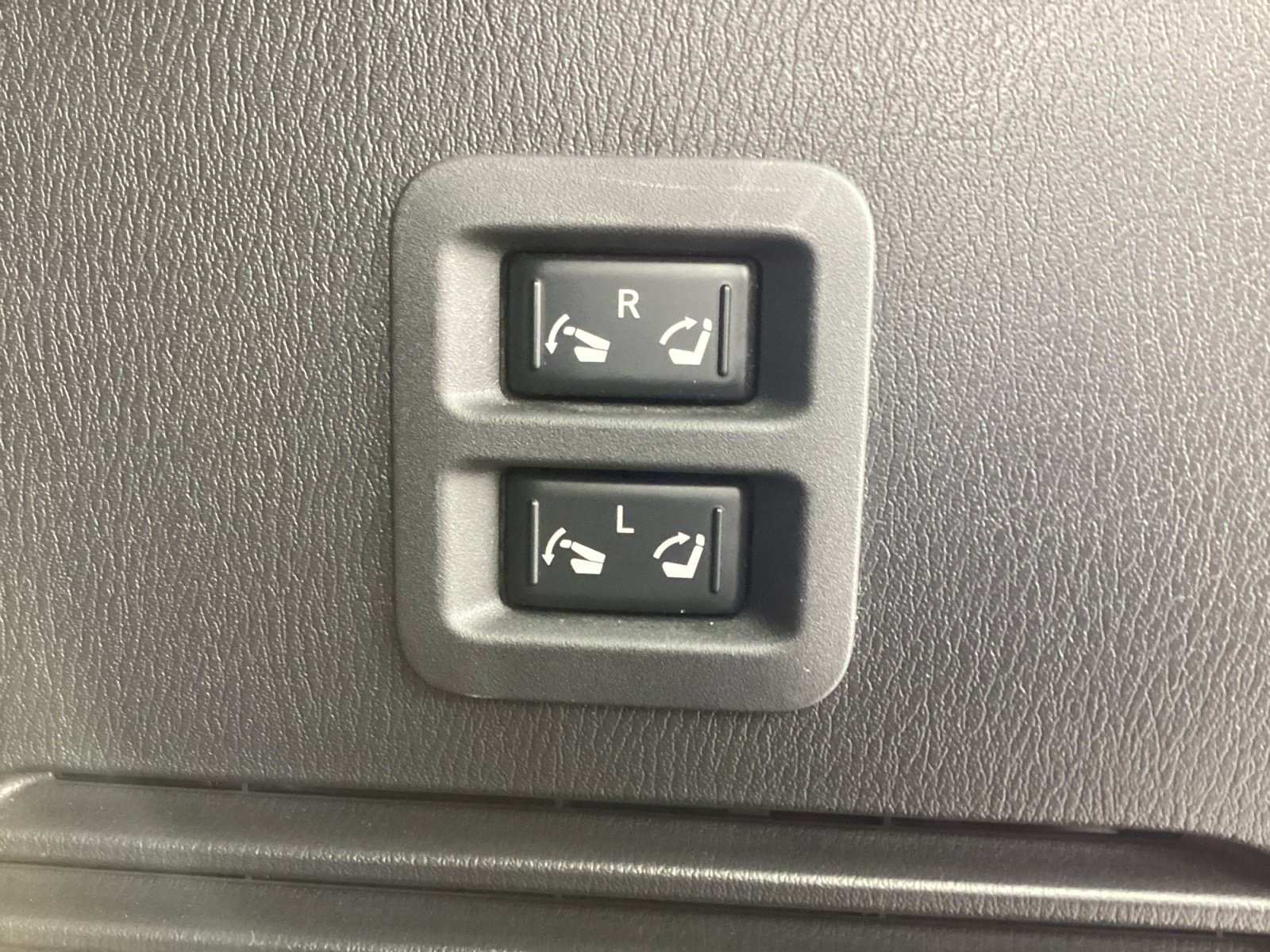 Used 2022 INFINITI QX80 Luxe w/ Cargo Package image 17