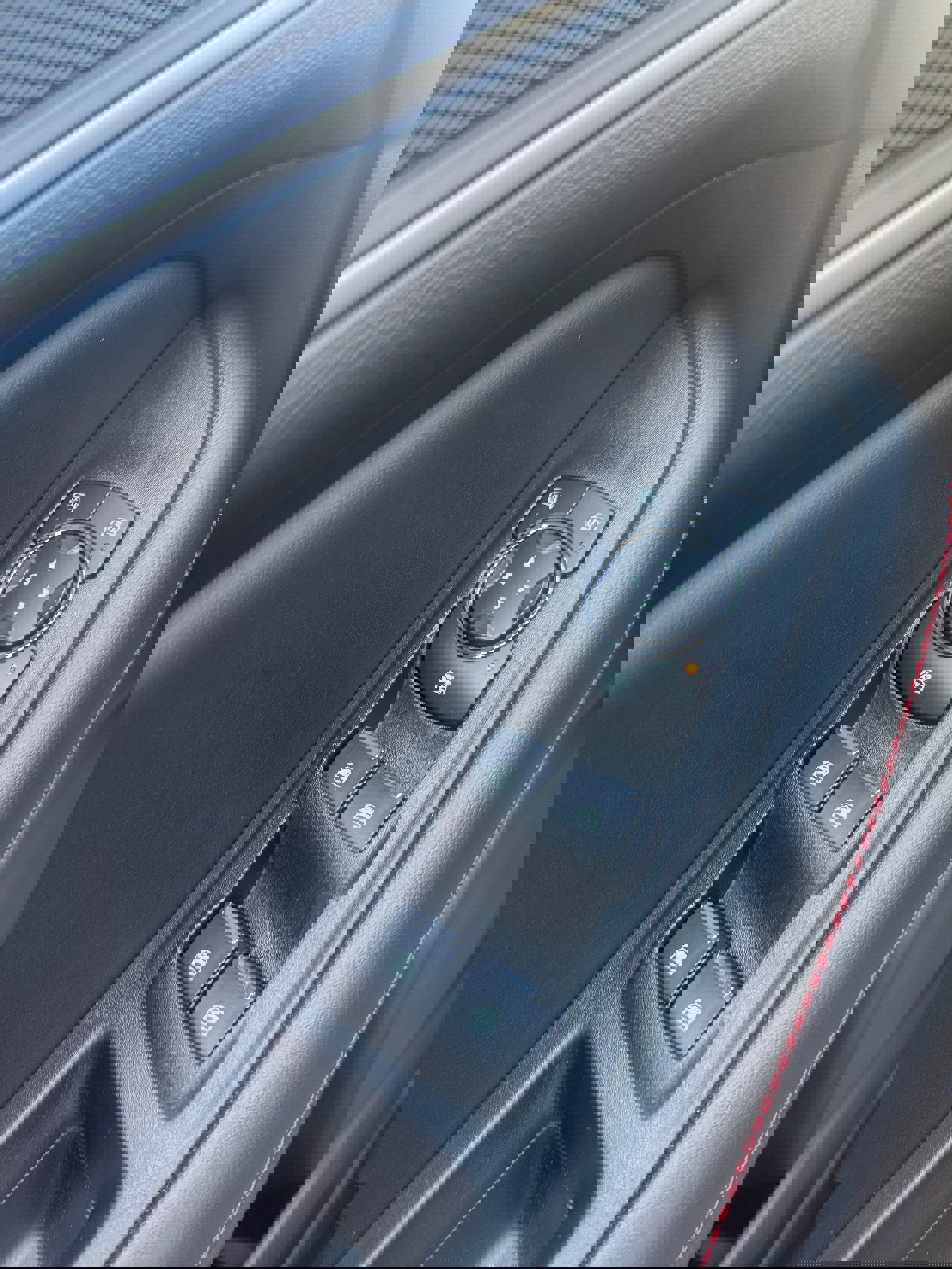 New 2024 Ford Edge ST-Line image 40