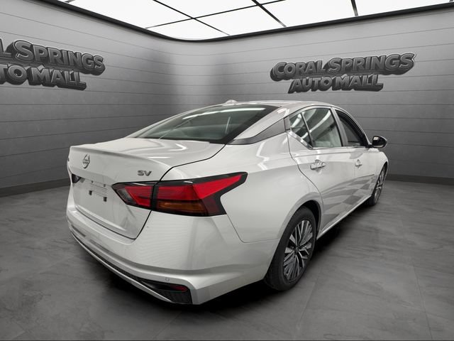 Used 2024 Nissan Altima 2.5 SV FWD image 5