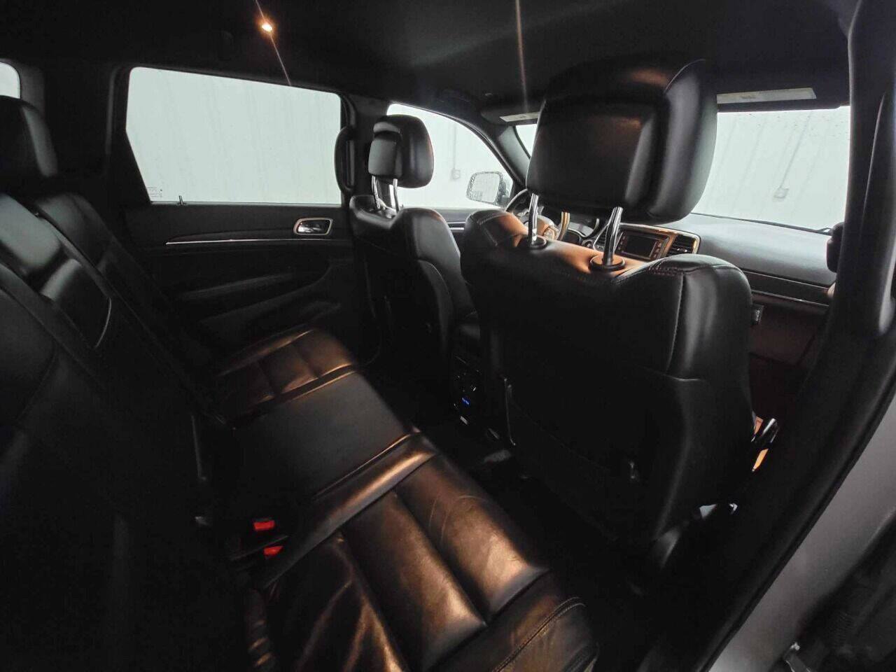 Used 2017 Jeep Grand Cherokee Limited image 30
