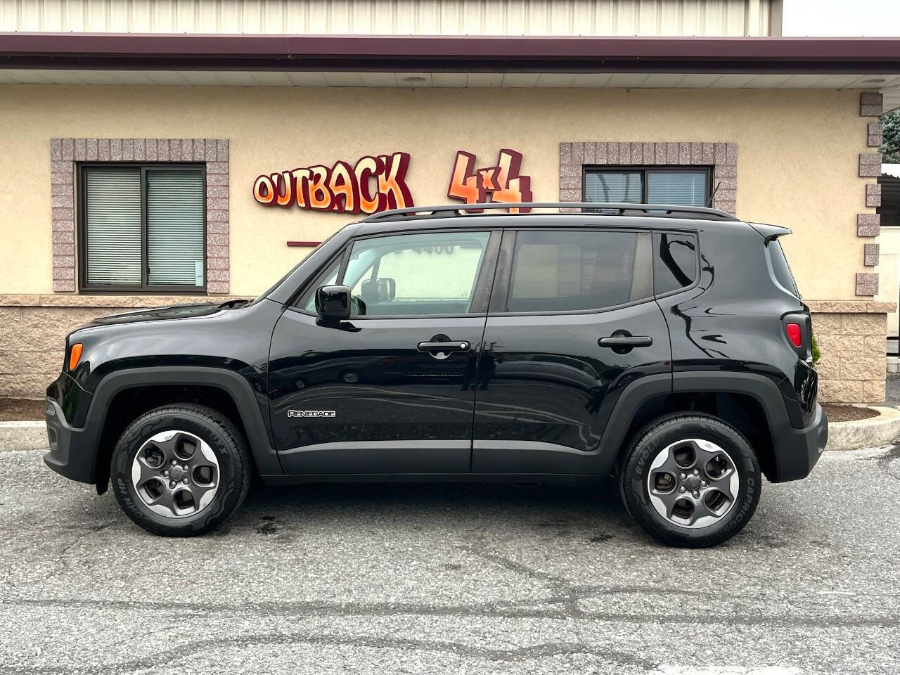 Used 2015 Jeep Renegade Latitude image 39