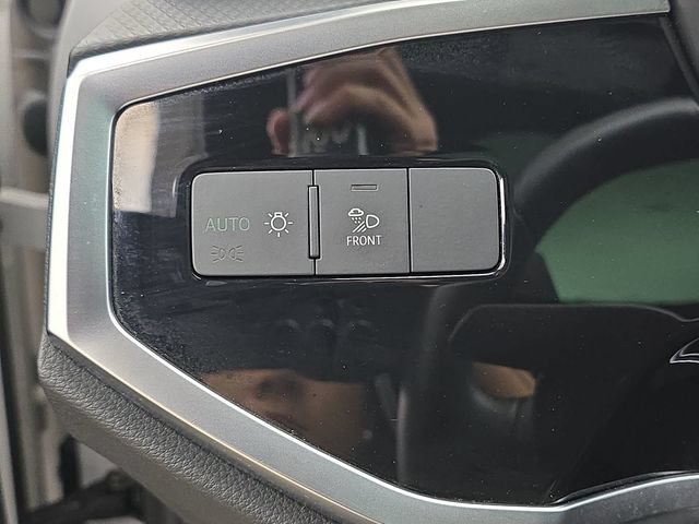 Used 2025 Audi Q3 2.0T Premium AWD/4WD image 38